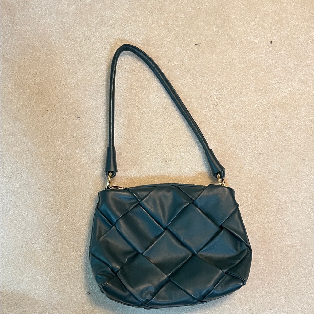Elegant Green Quilted Shoulder Bag